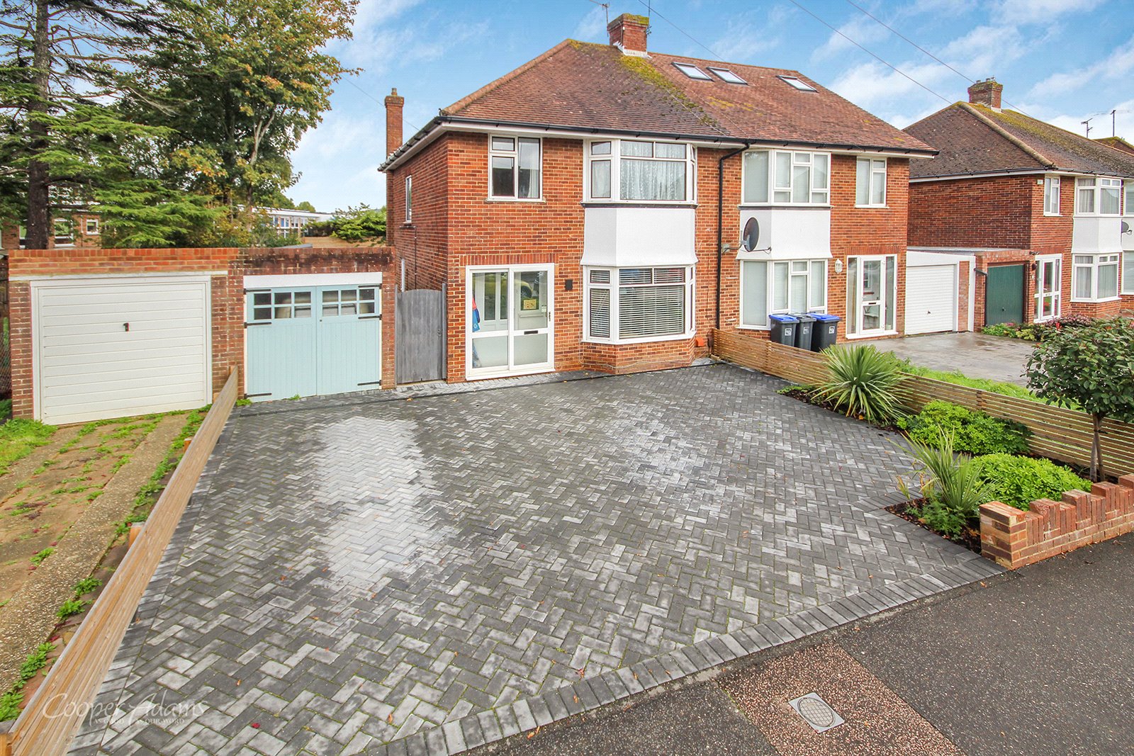 3 bedroom Semi-Detached House Sold