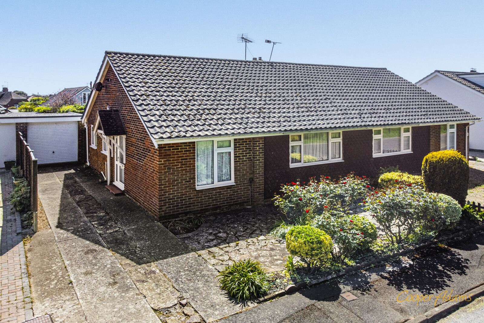 2 bedroom Semi-Detached House Sold