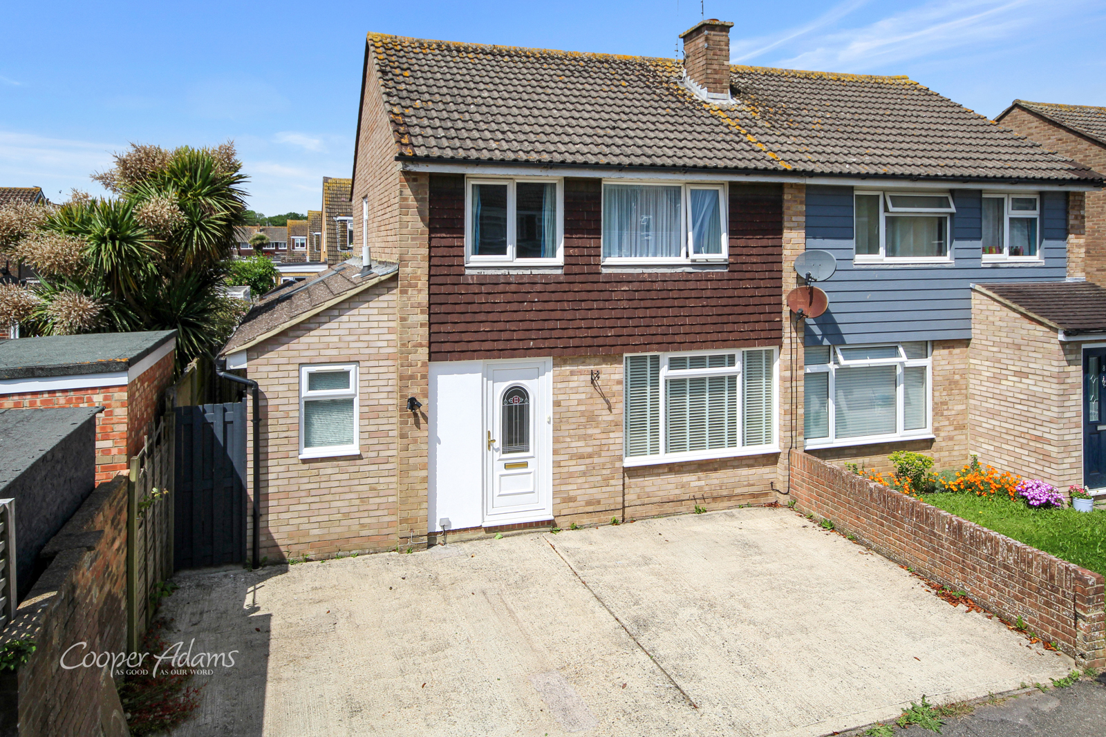 3 bedroom Semi-Detached House SSTC