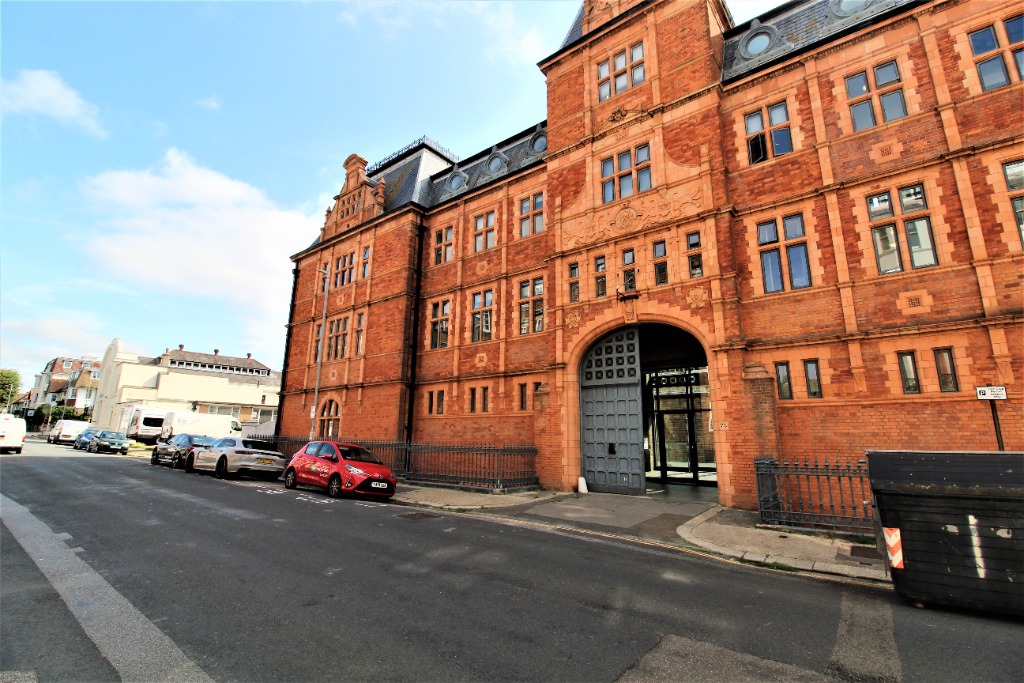 2 bedroom Apartment To Let