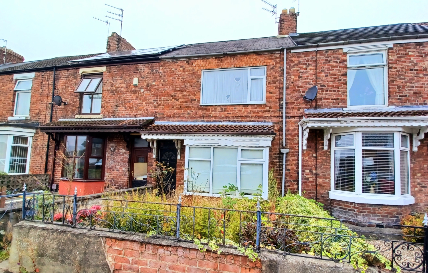 2 bedroom Terraced For Sale