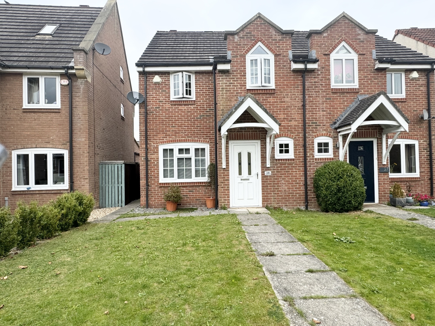 3 bedroom Semi-Detached For Sale