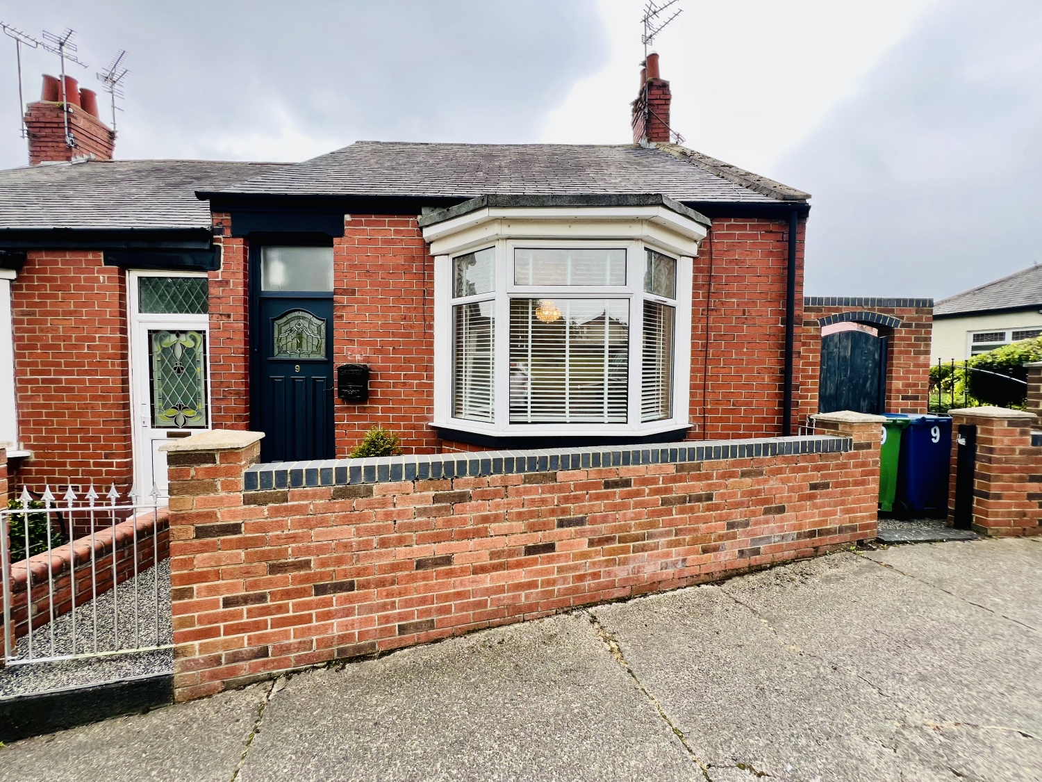 2 bedroom Terraced For Sale