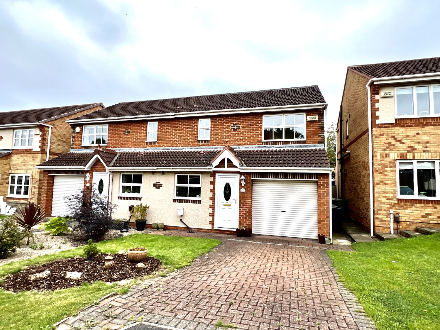 3 bedroom Semi-Detached For Sale