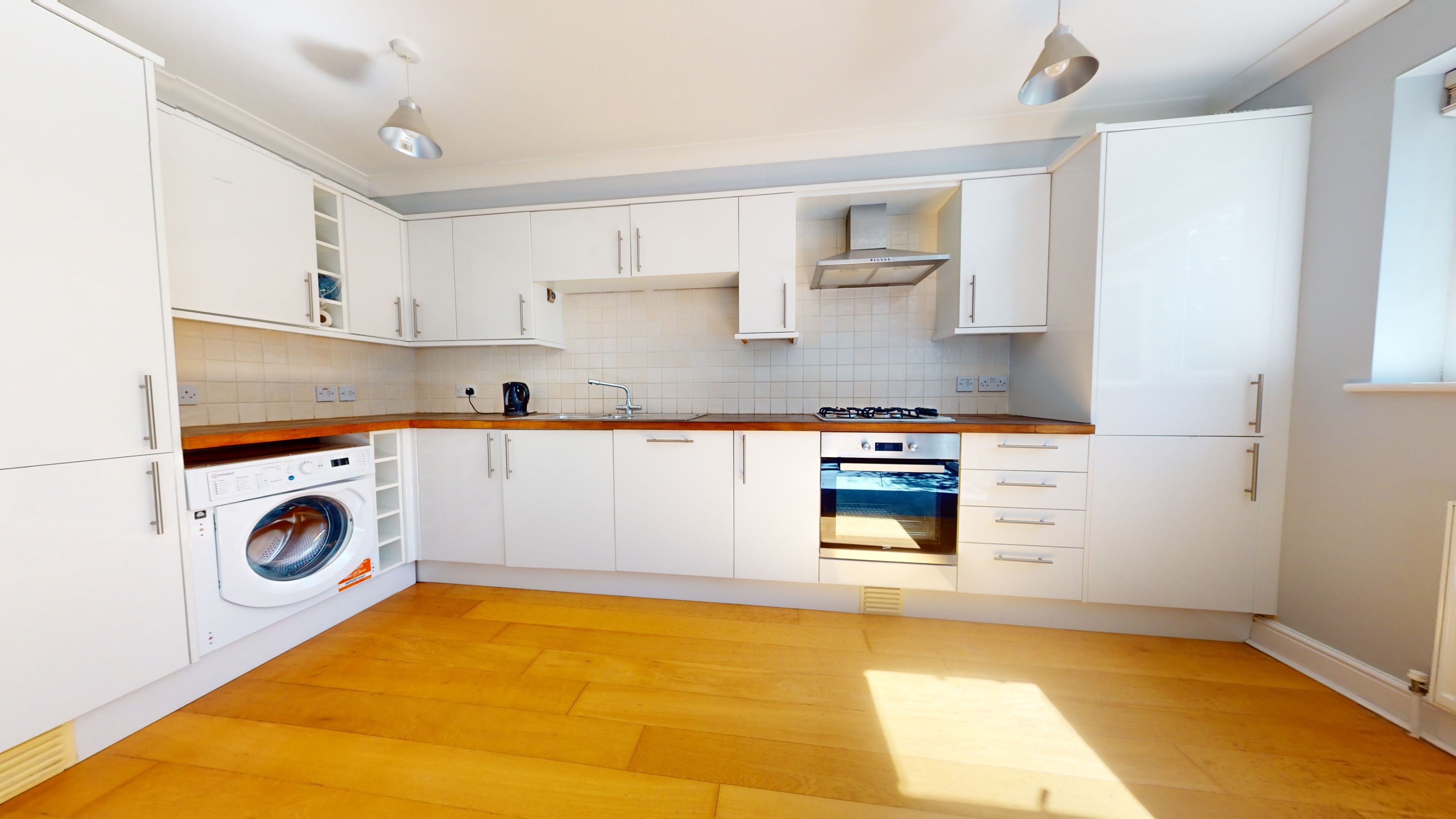 3 bedroom Apartment To Let