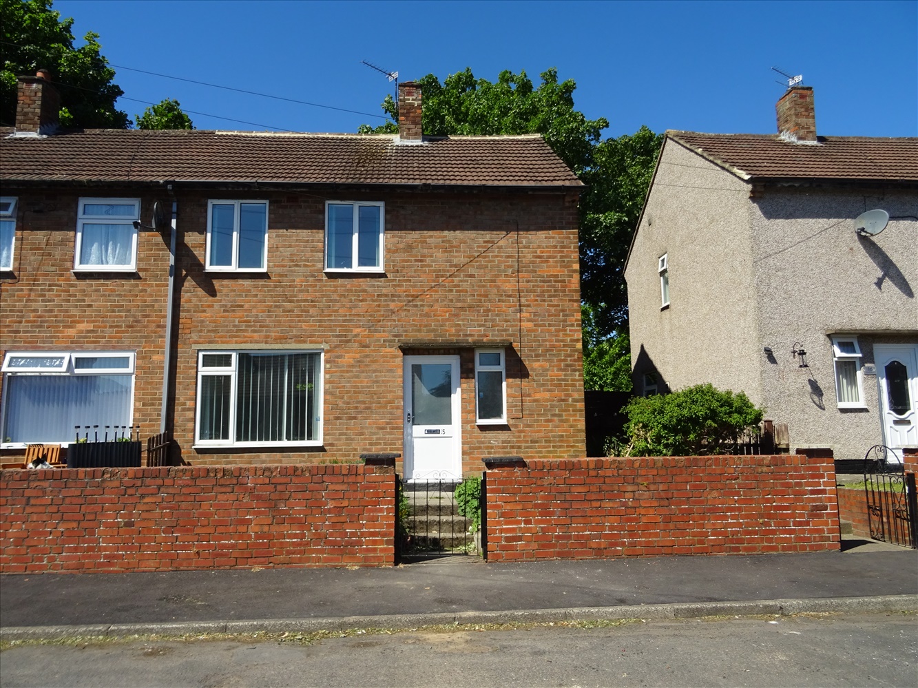 2 bedroom Semi-Detached For Sale
