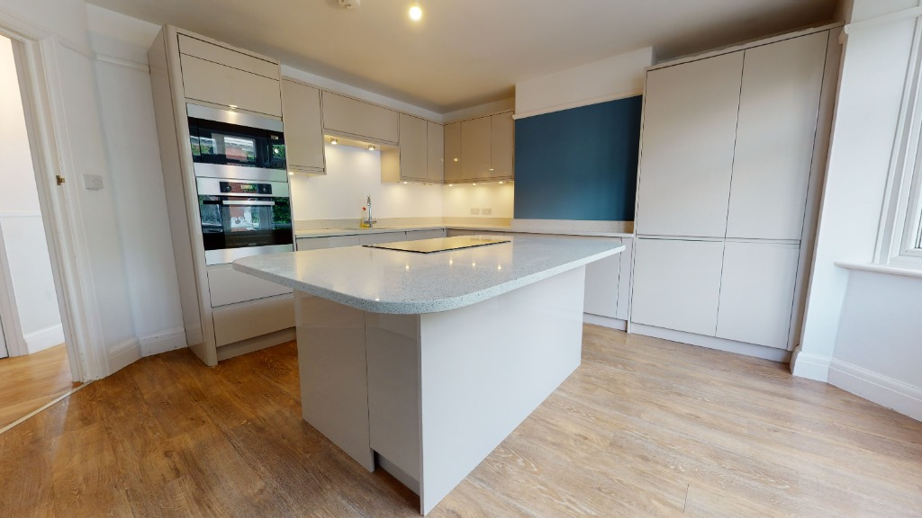 3 bedroom Apartment To Let