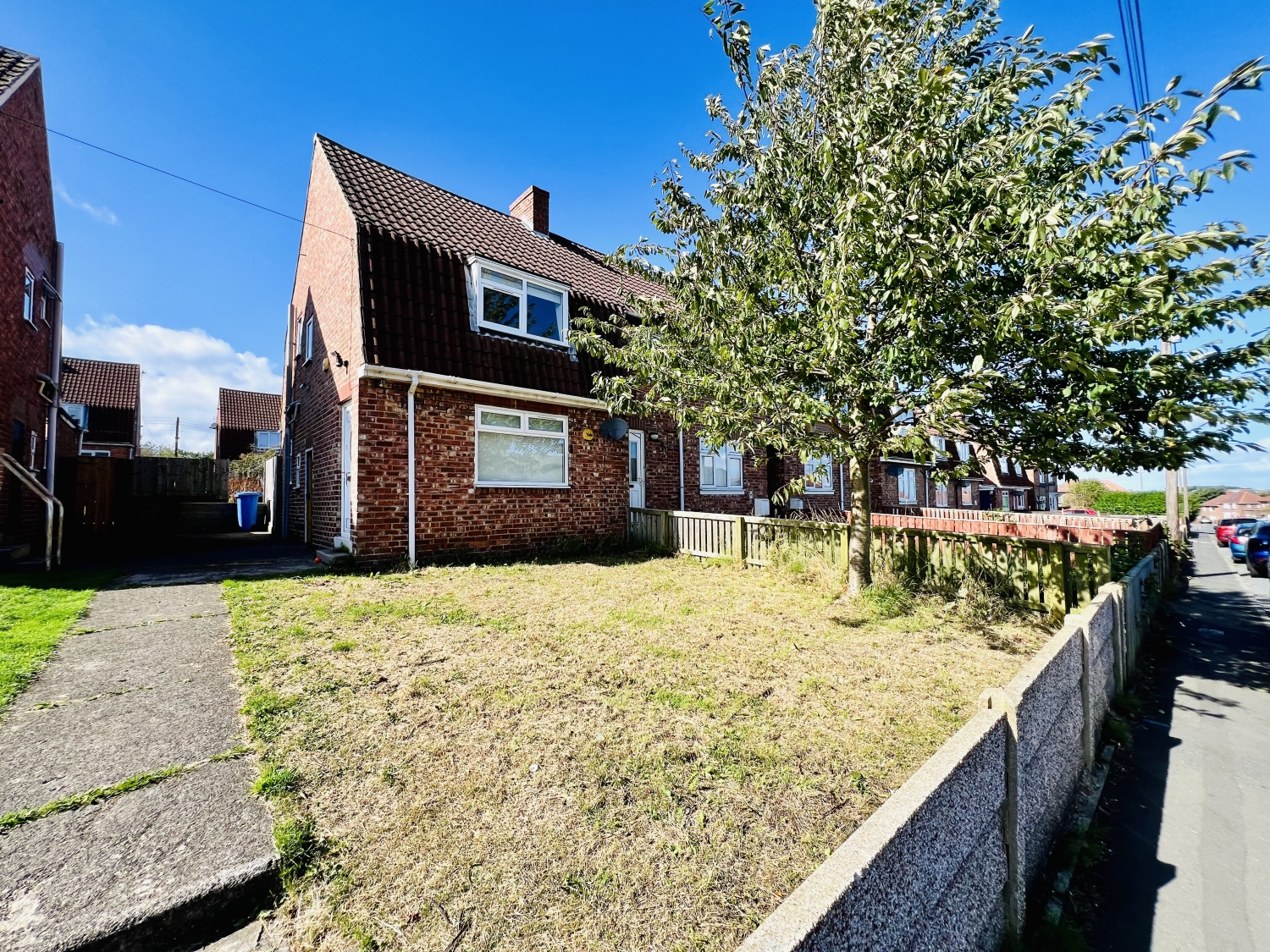 2 bedroom Semi-Detached For Sale