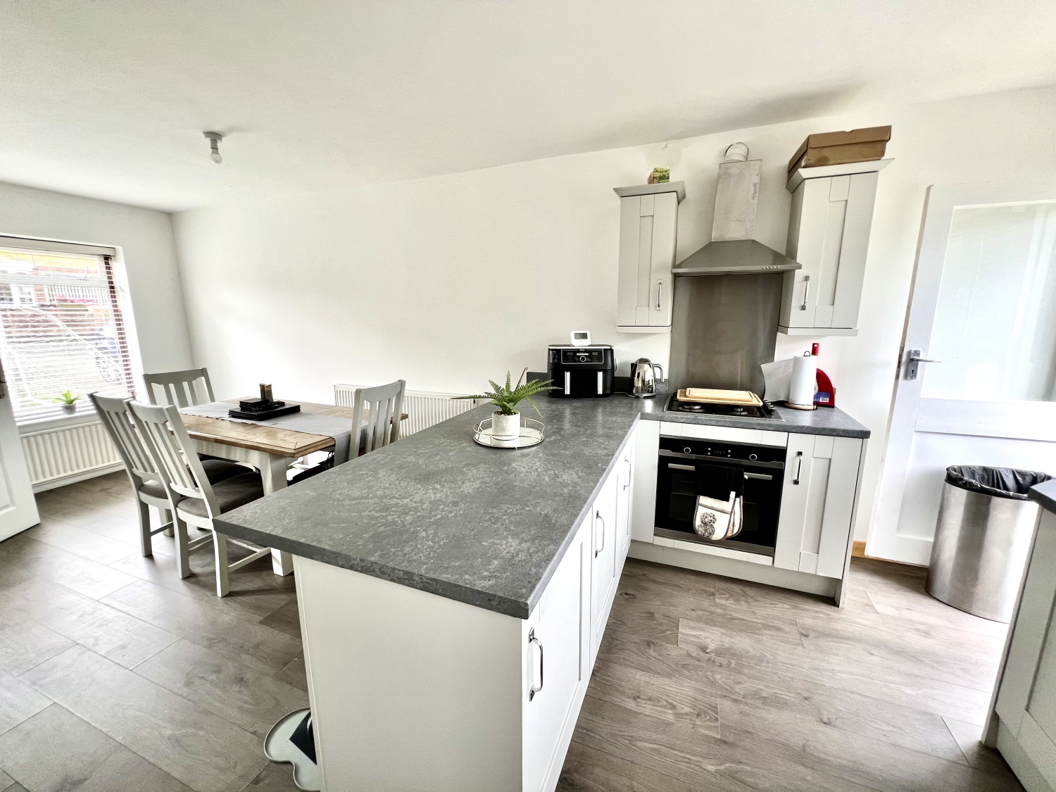 3 bedroom Semi-Detached For Sale