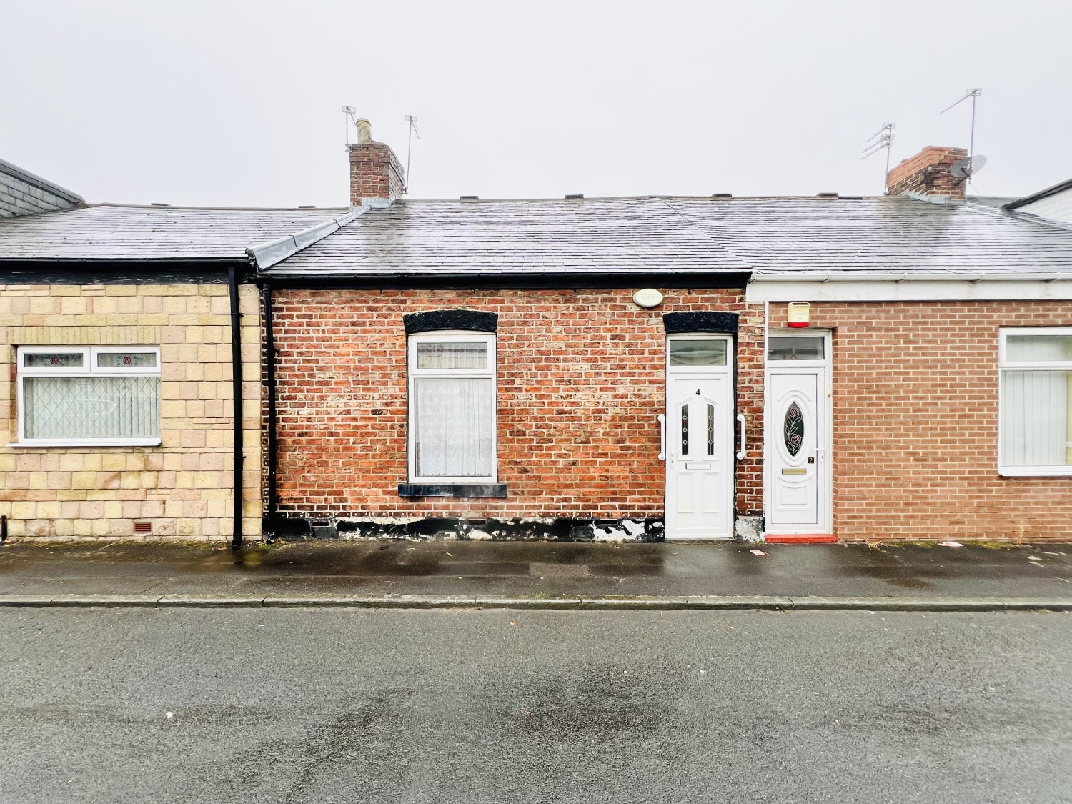 2 bedroom Terraced For Sale