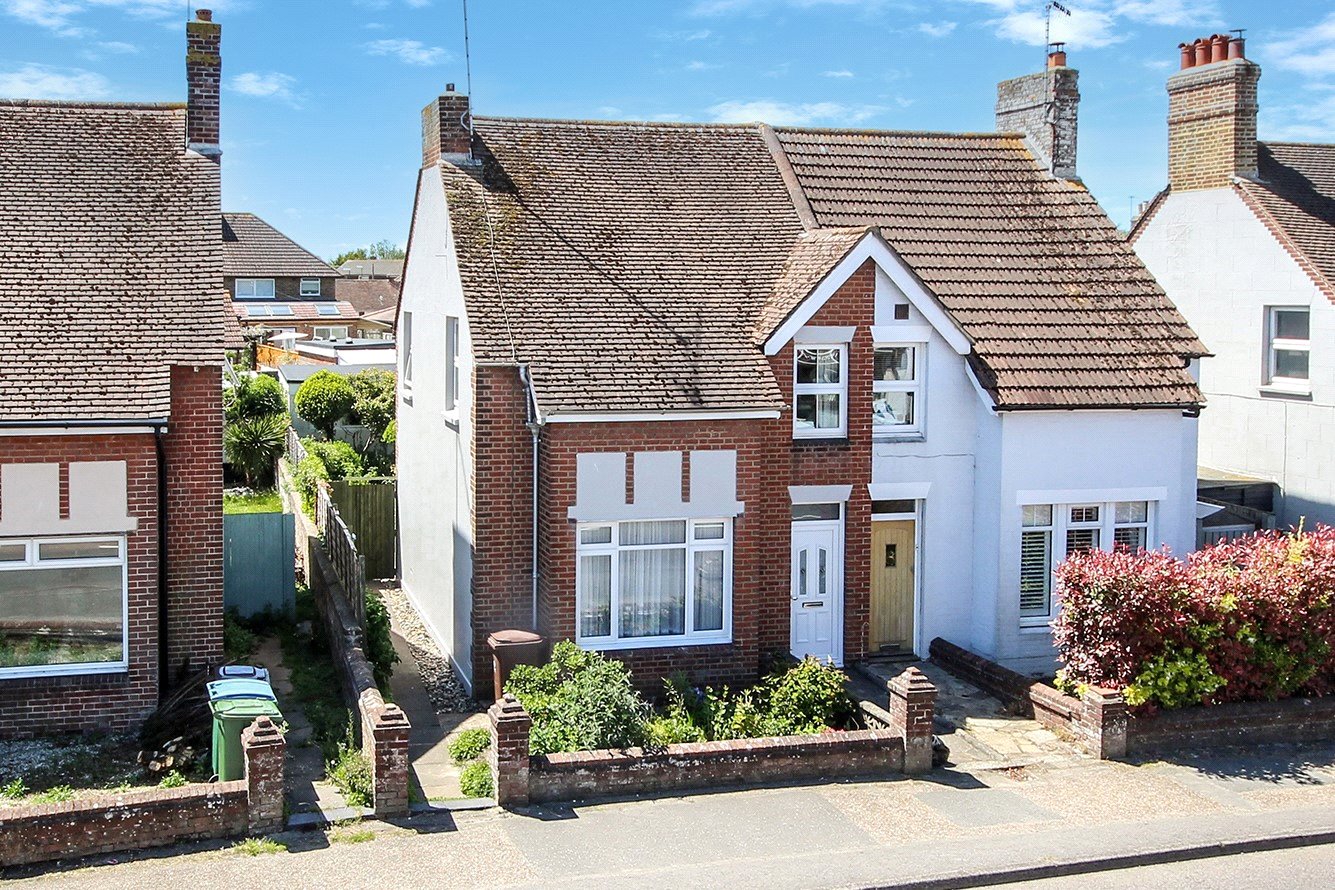 3 bedroom Semi-Detached House SSTC