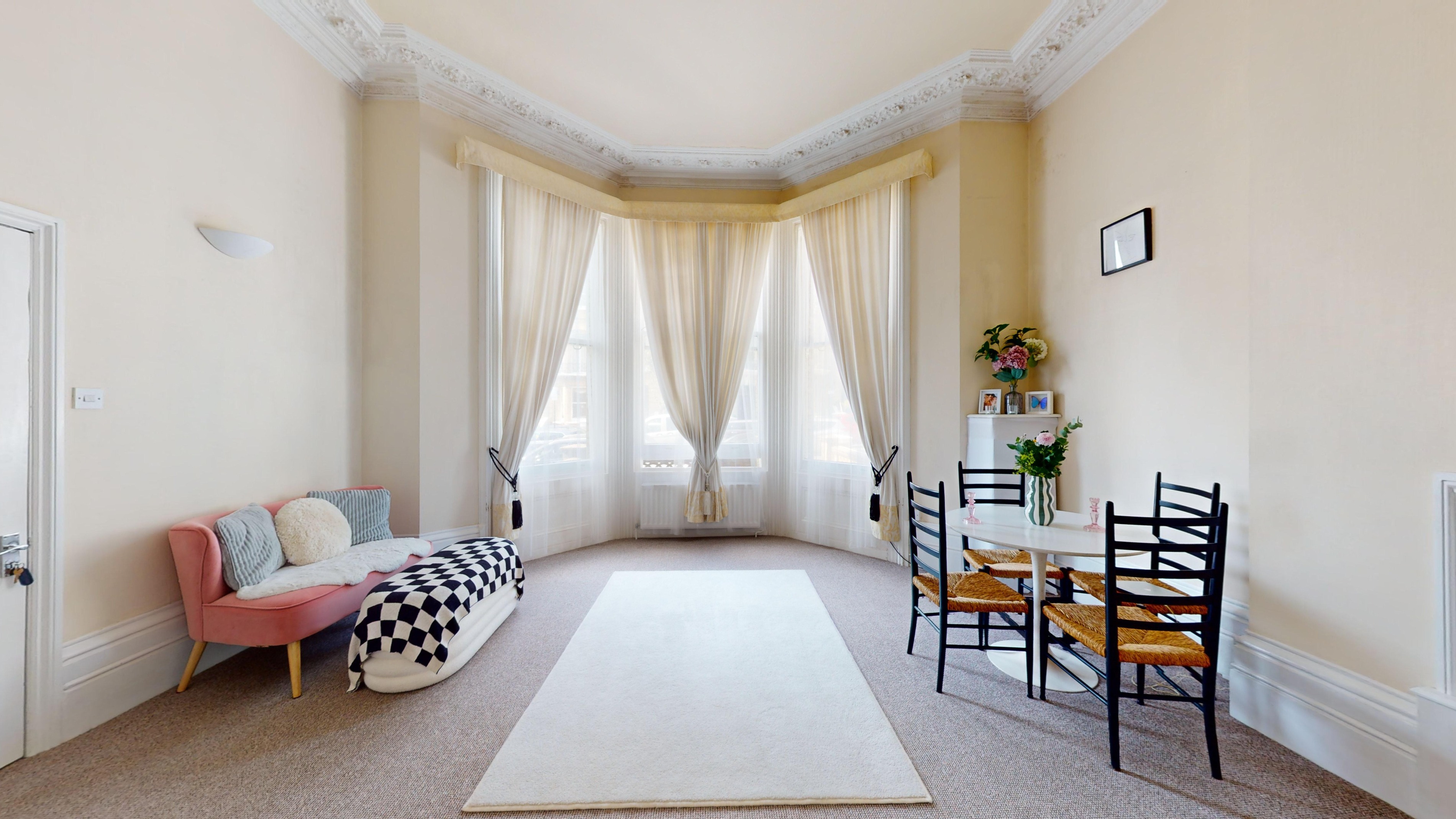 1 bedroom Apartment Let agreed
