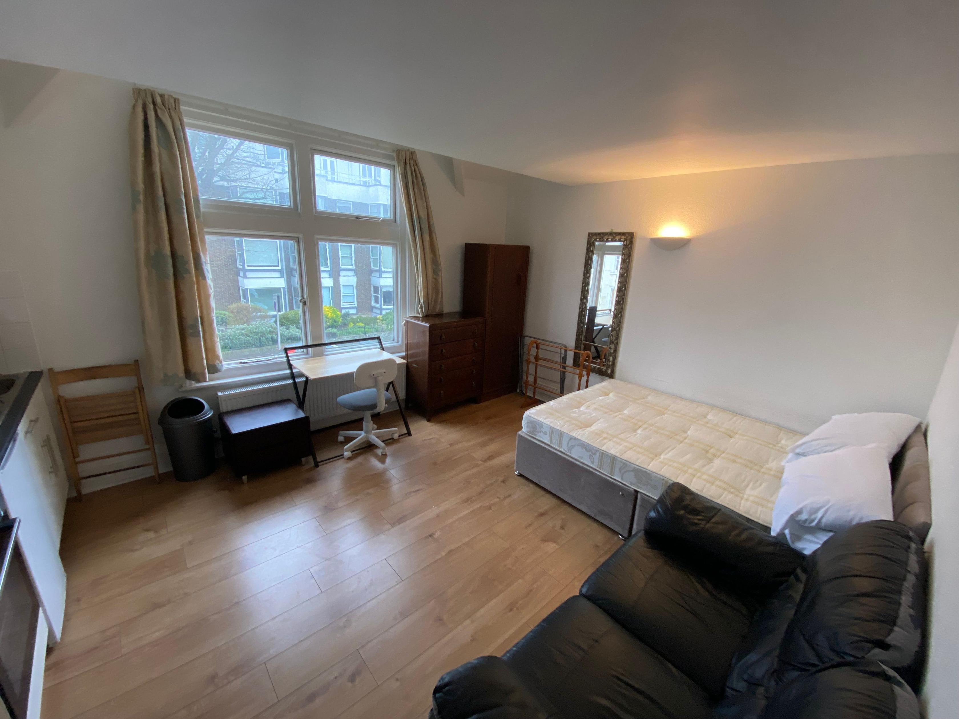 1 bedroom Apartment Let agreed