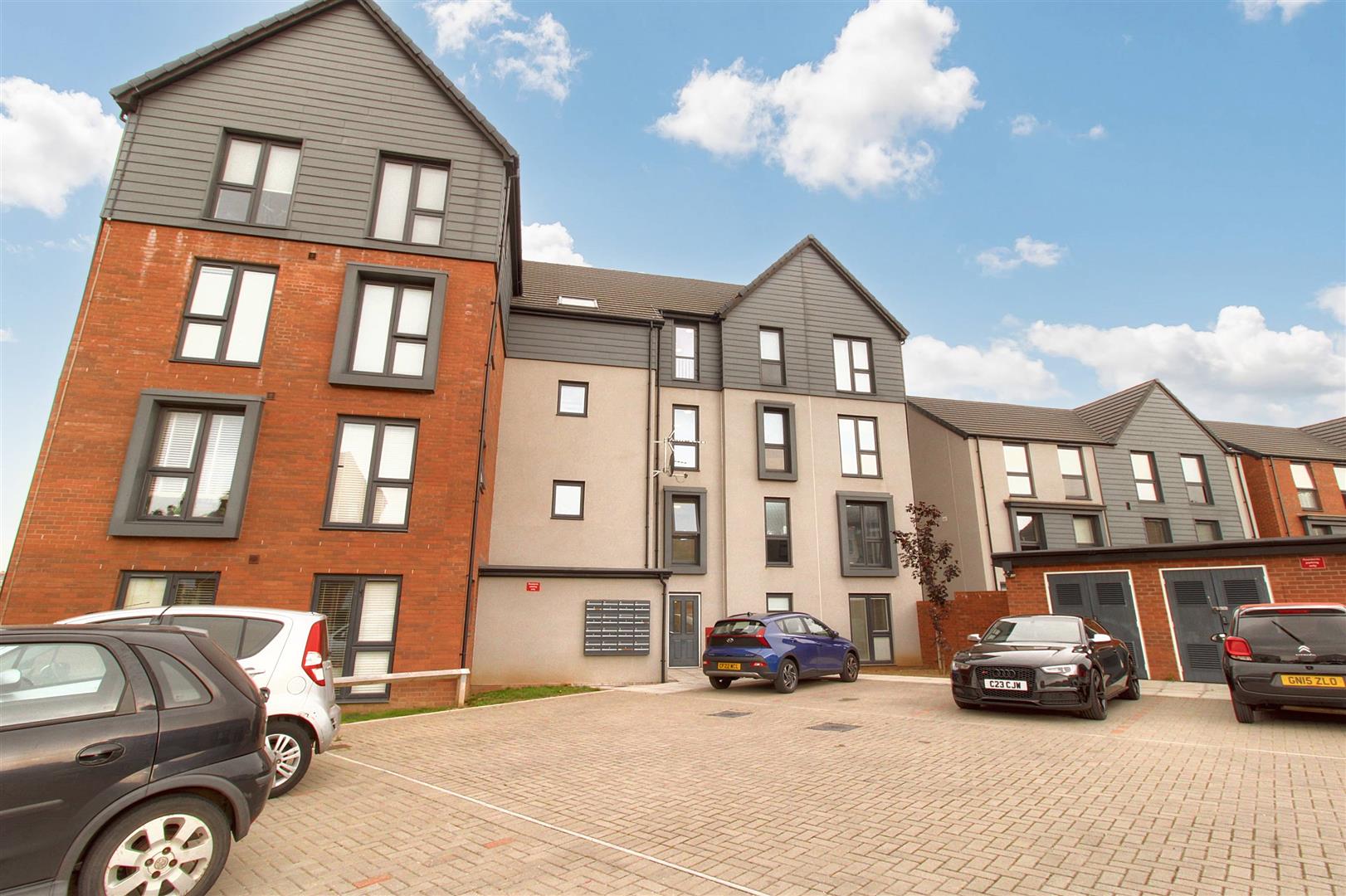 2 bedroom Apartment To Let