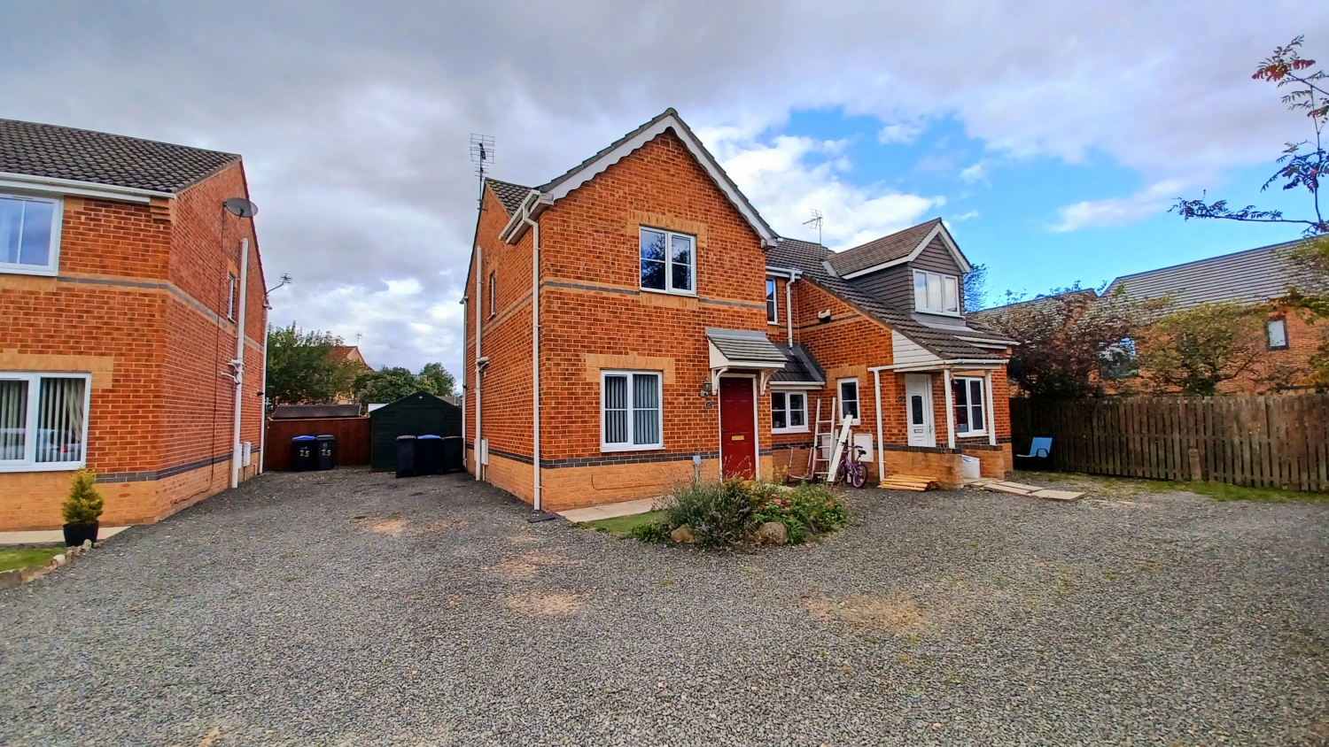 2 bedroom Semi-Detached For Sale