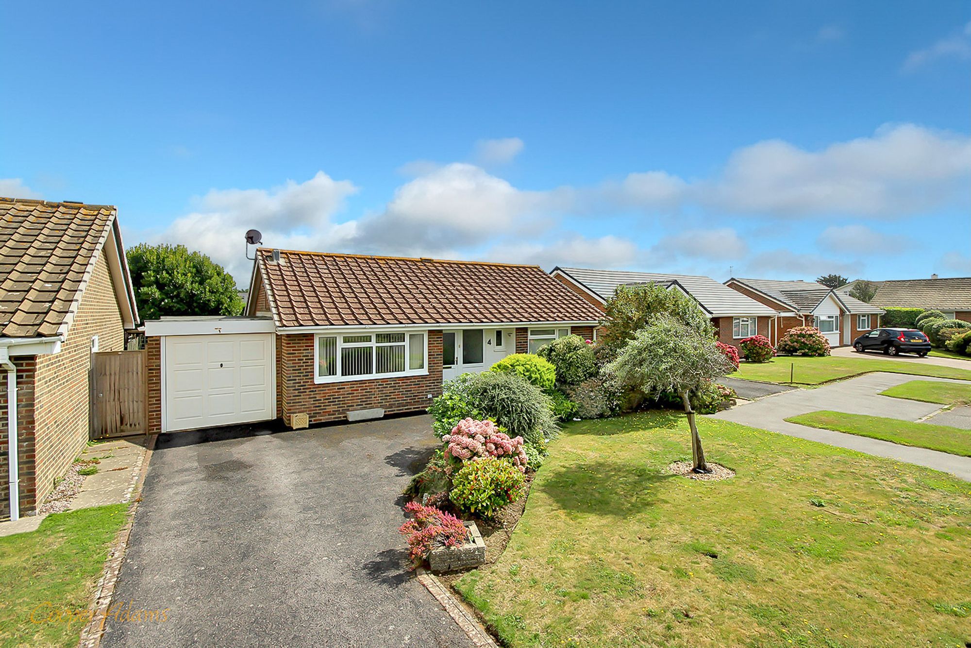 2 bedroom Detached House SSTC