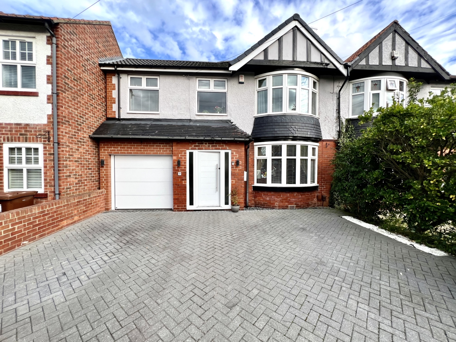 3 bedroom Semi-Detached For Sale