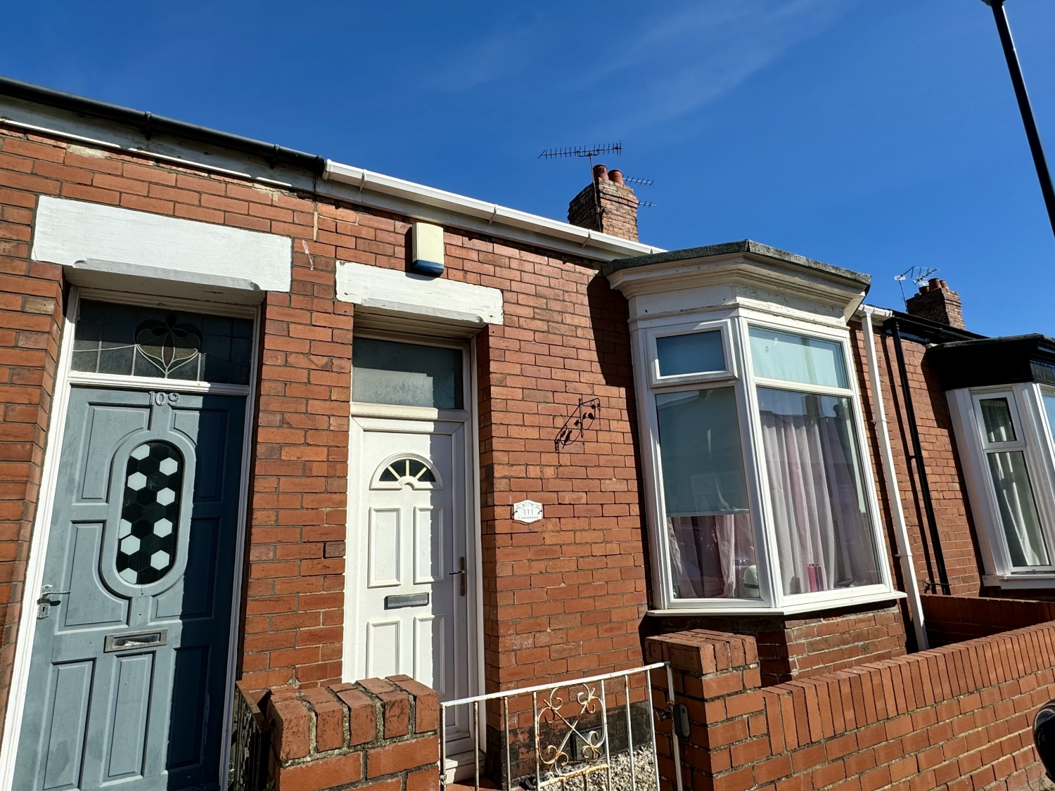 2 bedroom Terraced For Sale