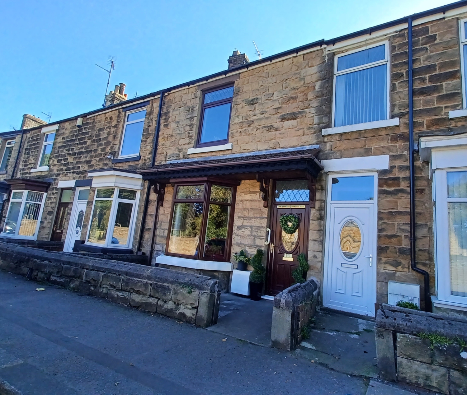 2 bedroom Terraced For Sale