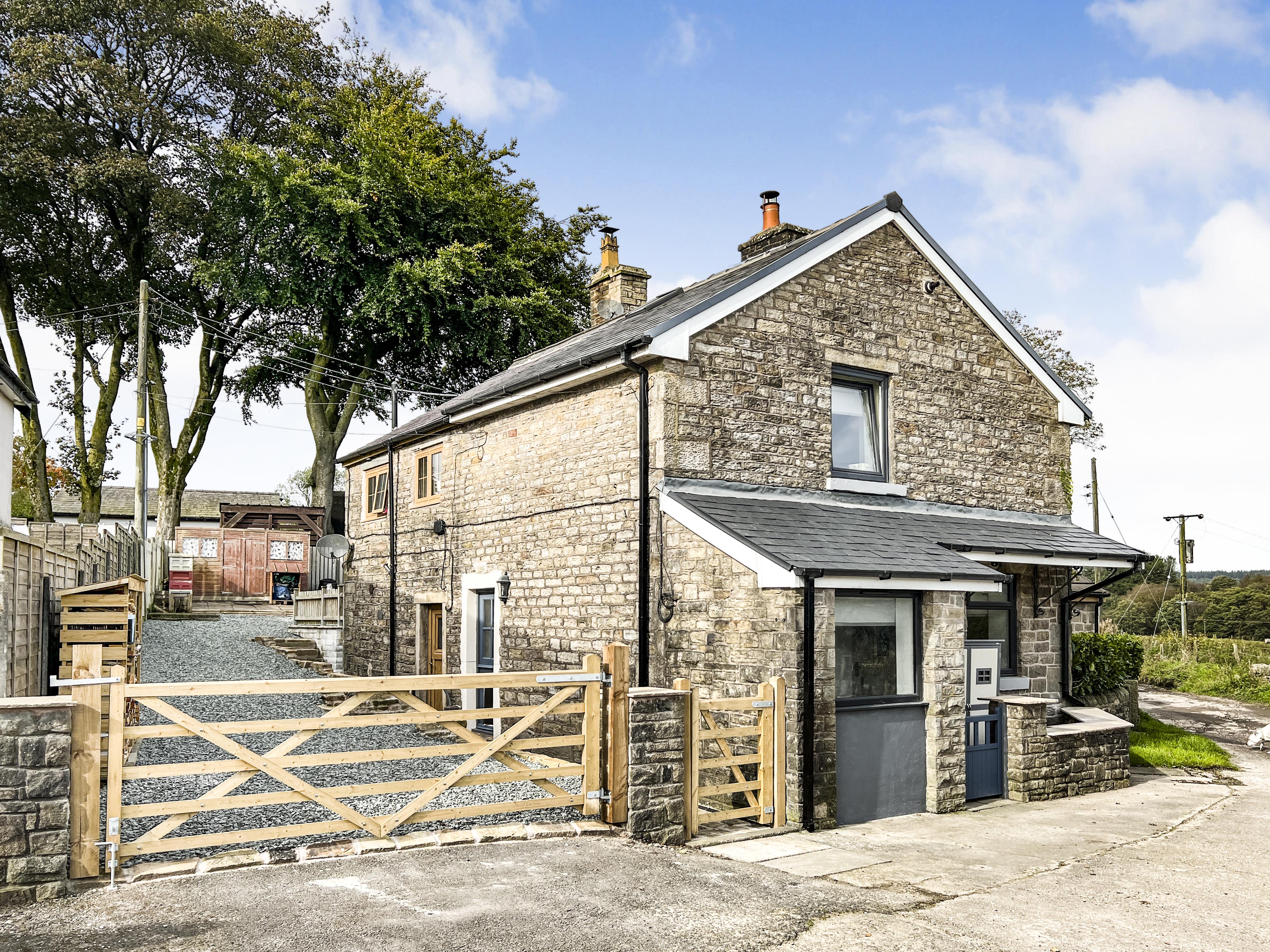 2 bedroom Cottage SSTC
