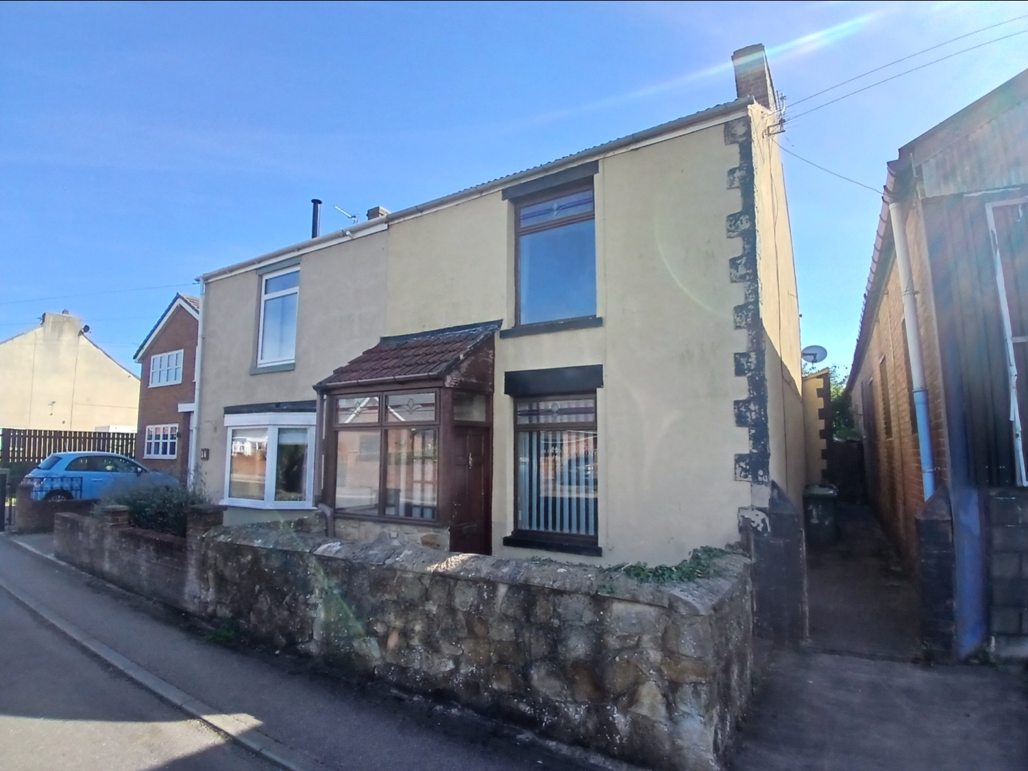 2 bedroom Semi-Detached For Sale