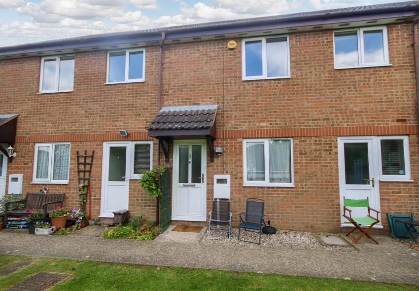 1 bedroom Apartment For Sale