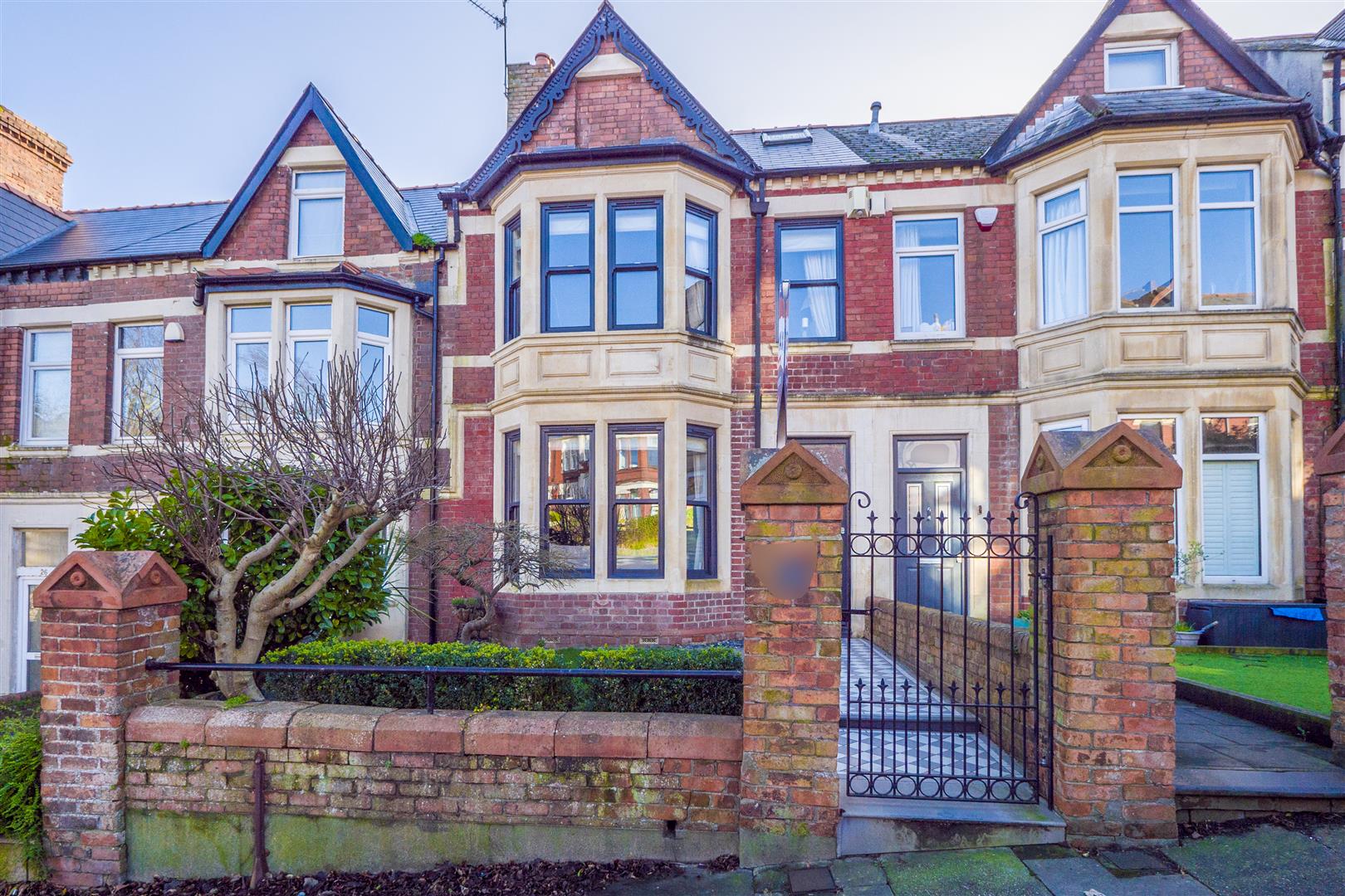 4 bedroom Terraced House For Sale