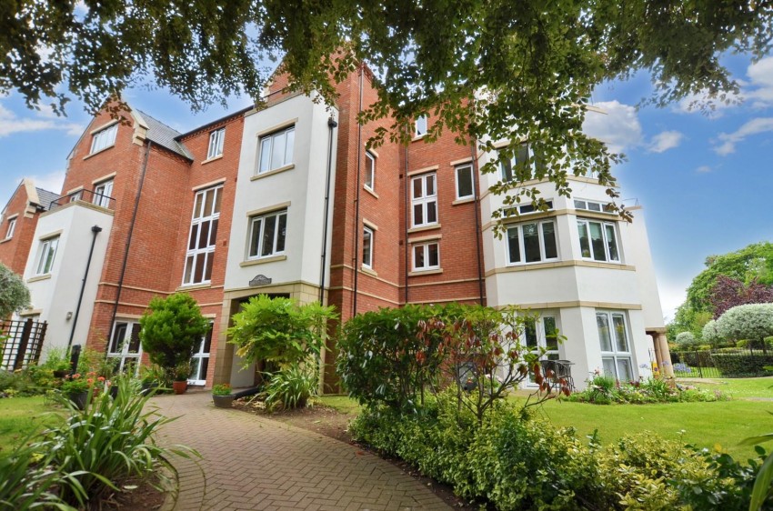 1 bedroom Apartment For Sale