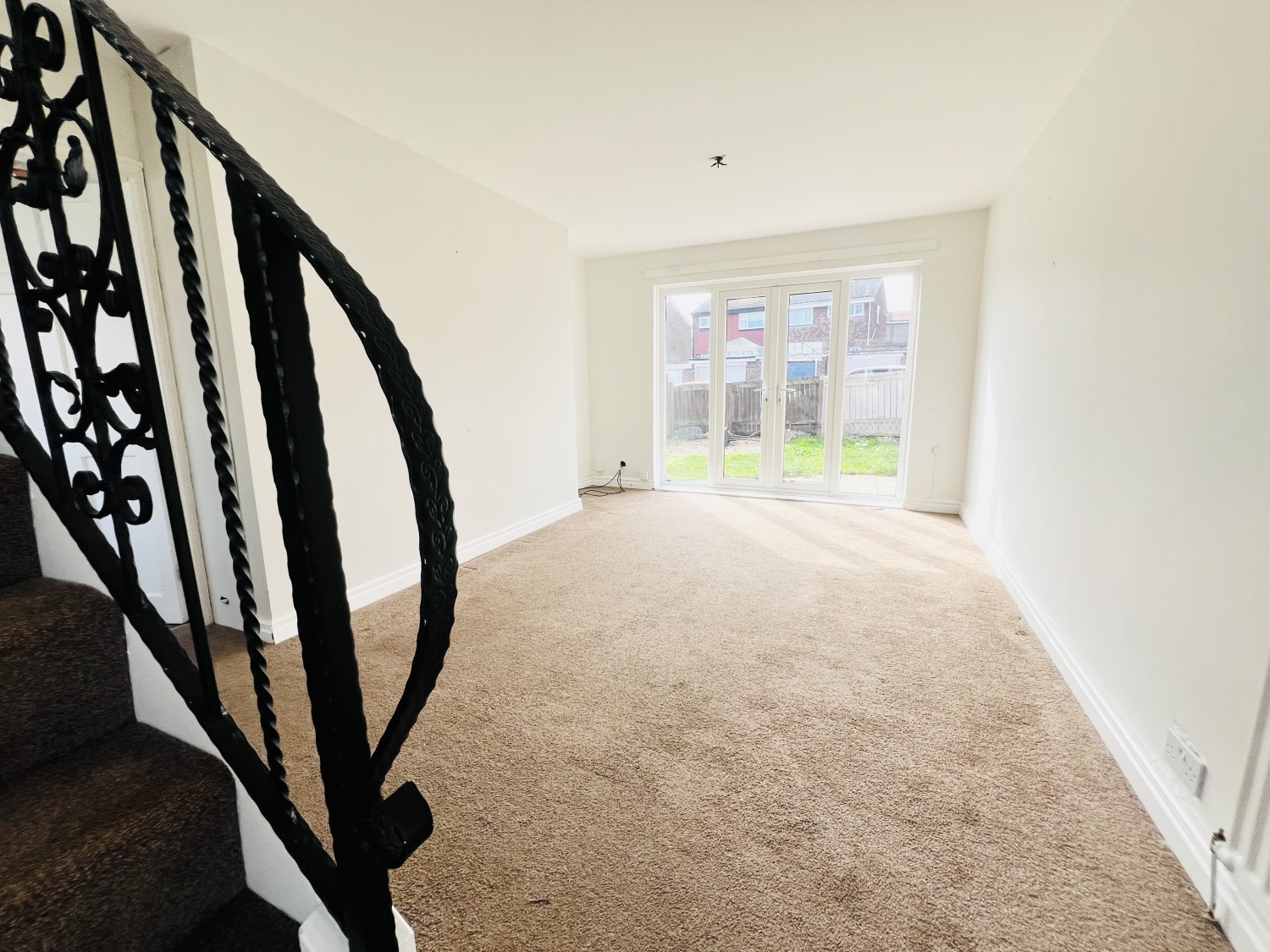 2 bedroom Semi-Detached For Sale