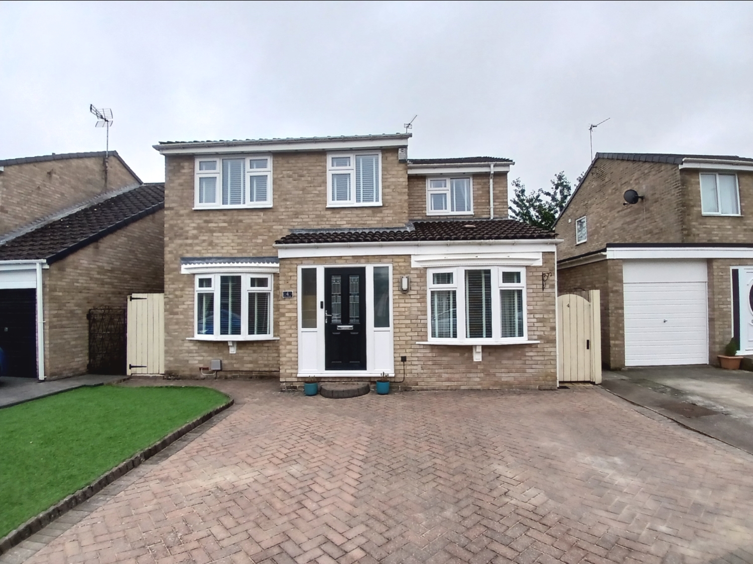 4 bedroom Detached Under Offer