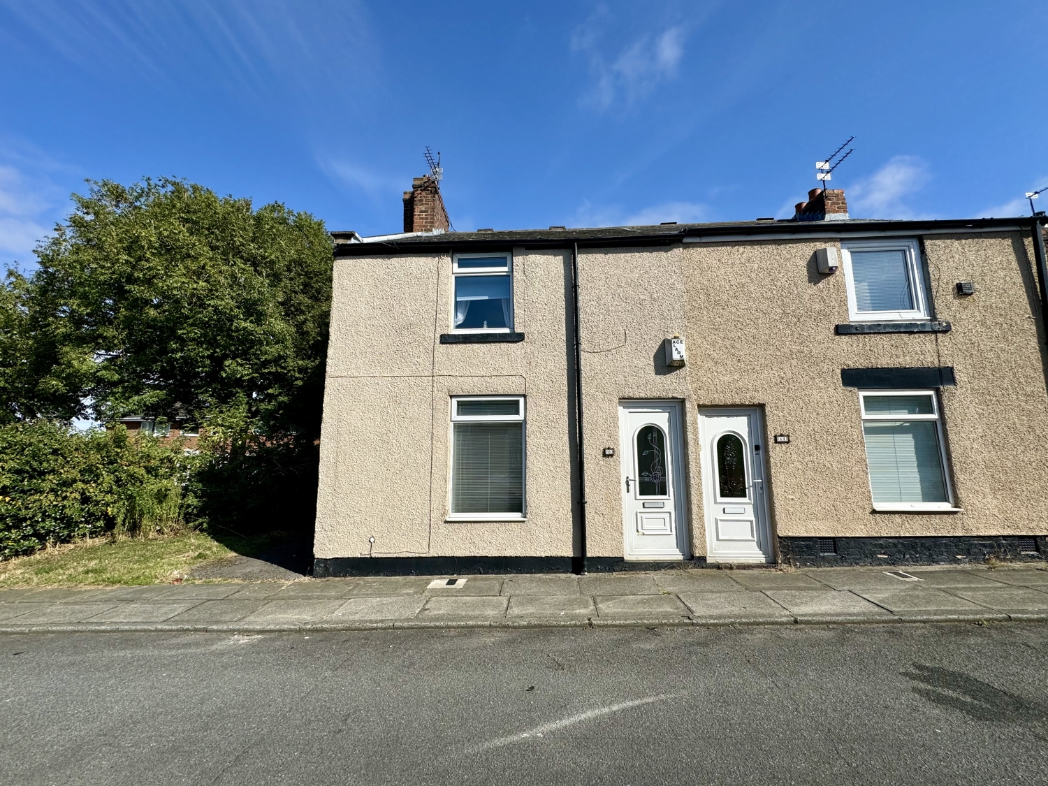 2 bedroom Terraced For Sale