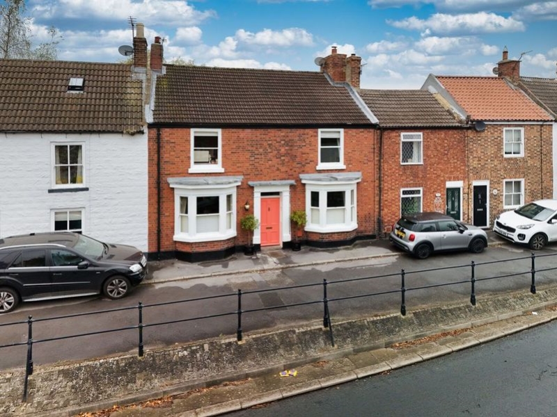 3 bedroom Terraced For Sale