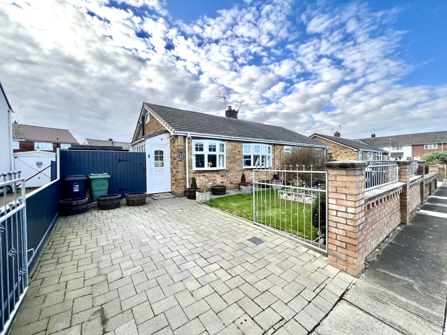2 bedroom Semi-Detached For Sale