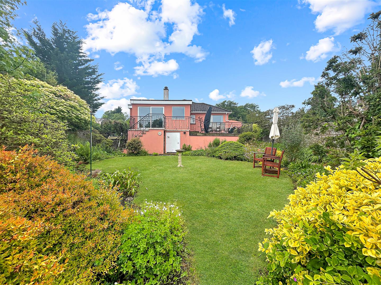 3 bedroom Detached house SSTC