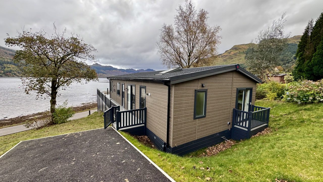 2 bedroom Lodge For Sale