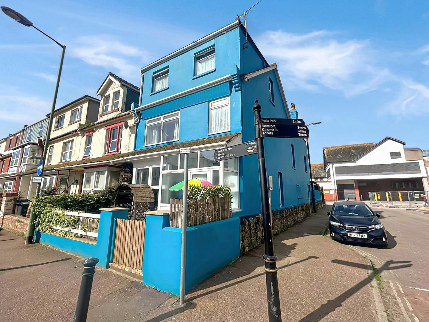 6 bedroom Semi-Detached House For Sale