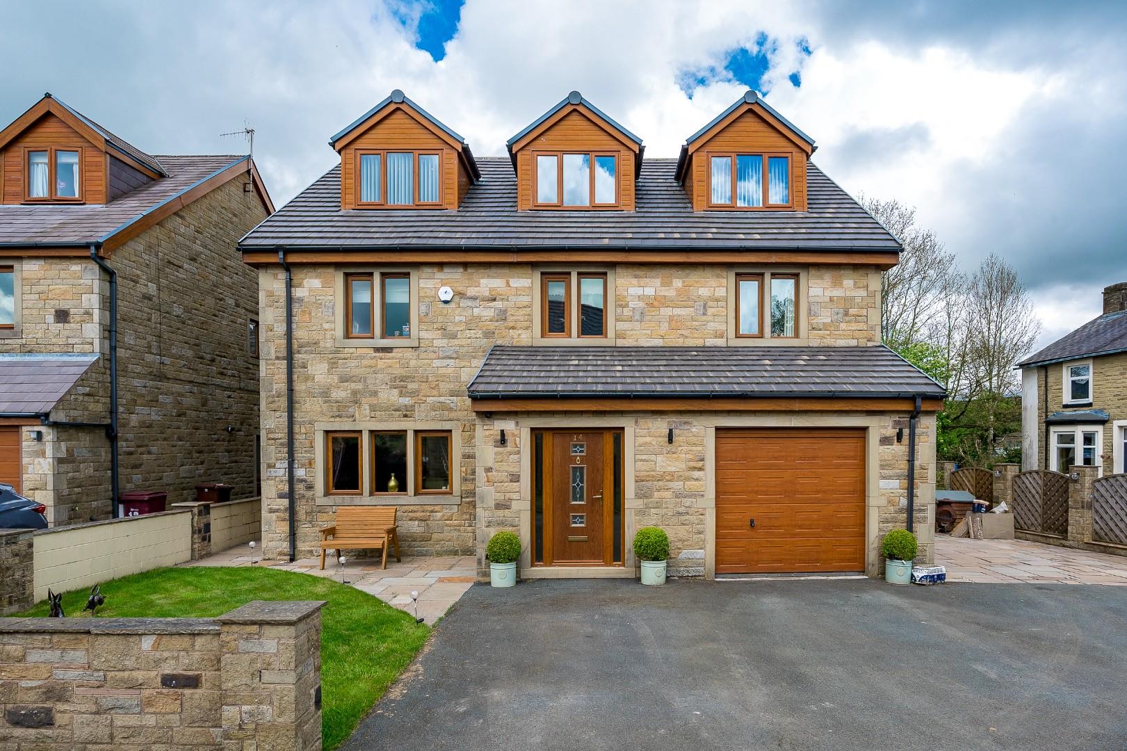 6 bedroom Detached Sold