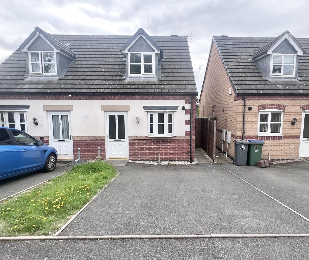 2 bedroom Semi-Detached House Let