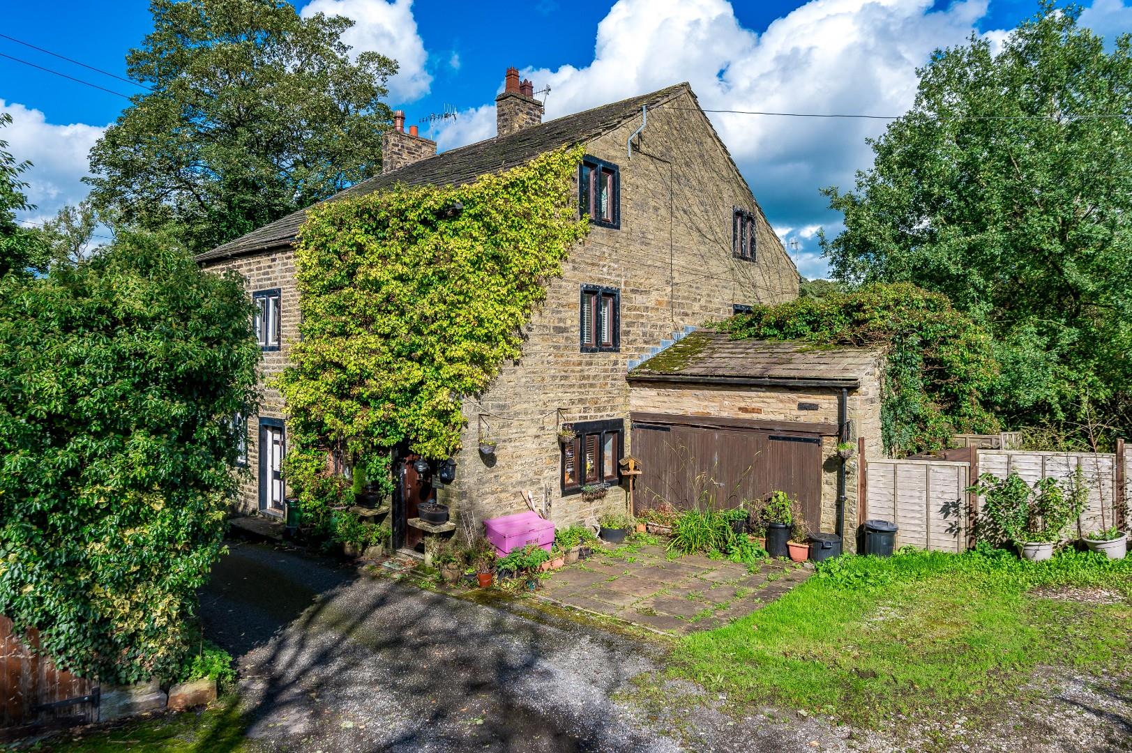 4 bedroom Semi-Detached For Sale