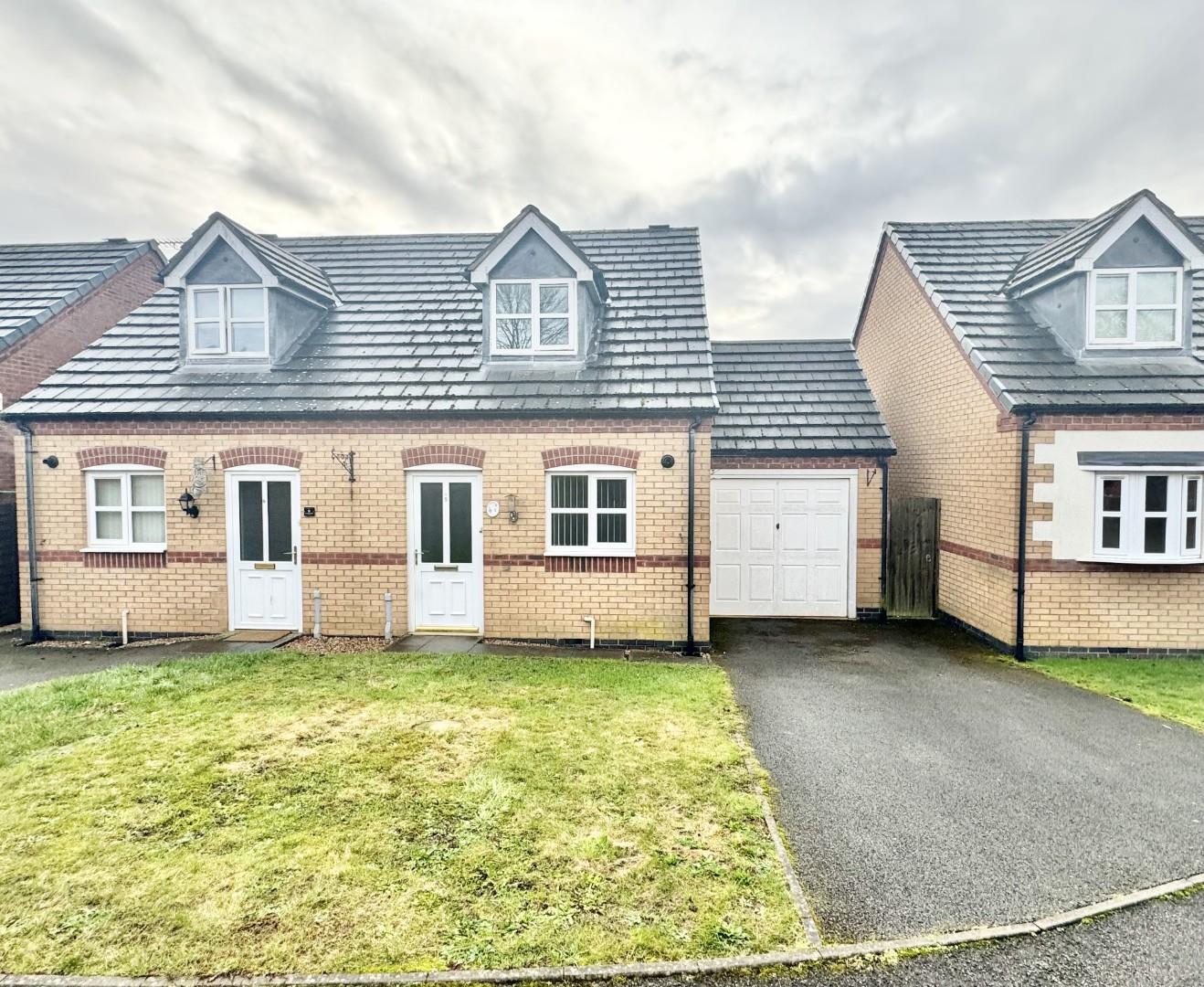 2 bedroom Semi-Detached House Let