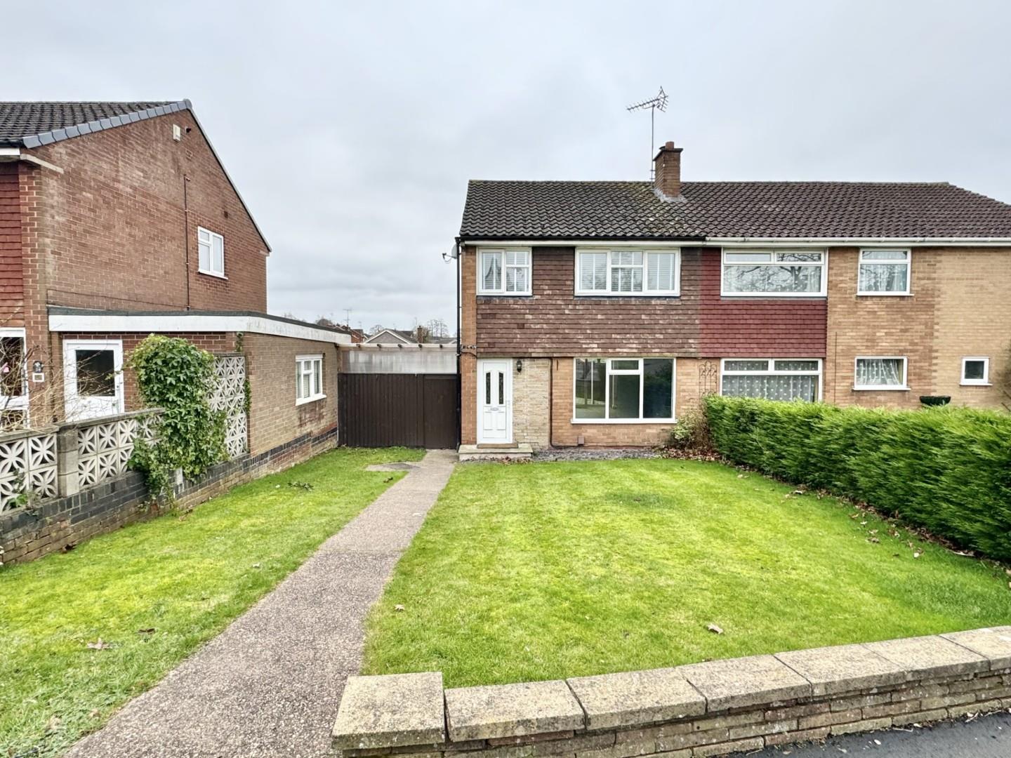 3 bedroom Semi-detached house Let