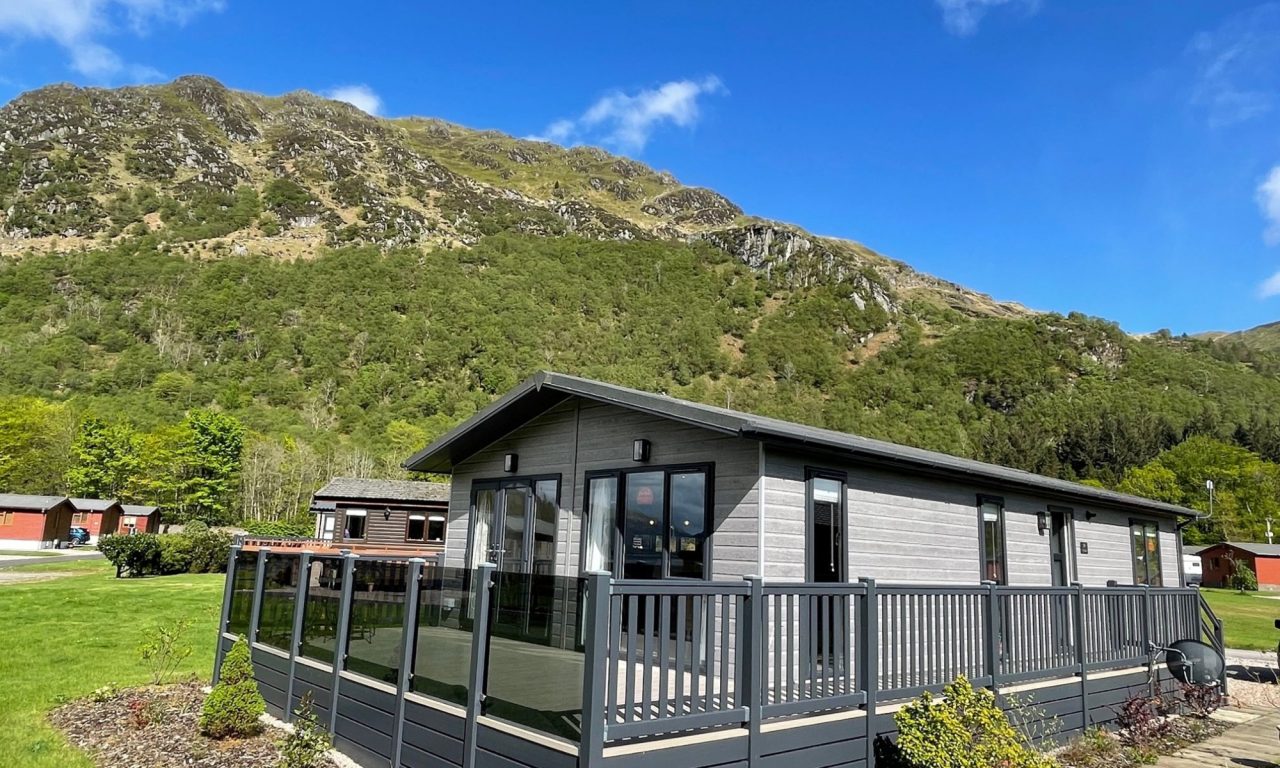 2 bedroom Lodge For Sale
