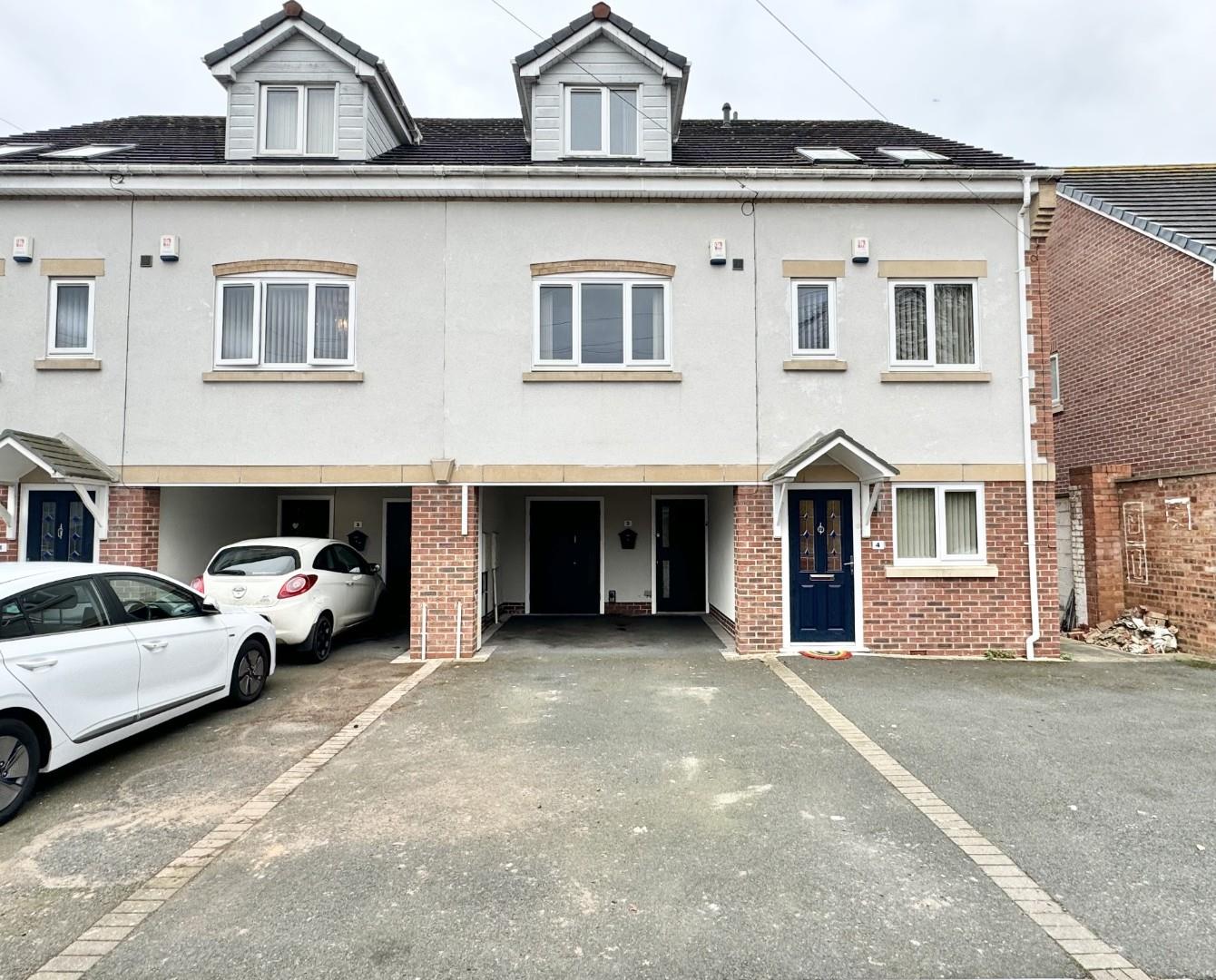 3 bedroom Terraced House Let