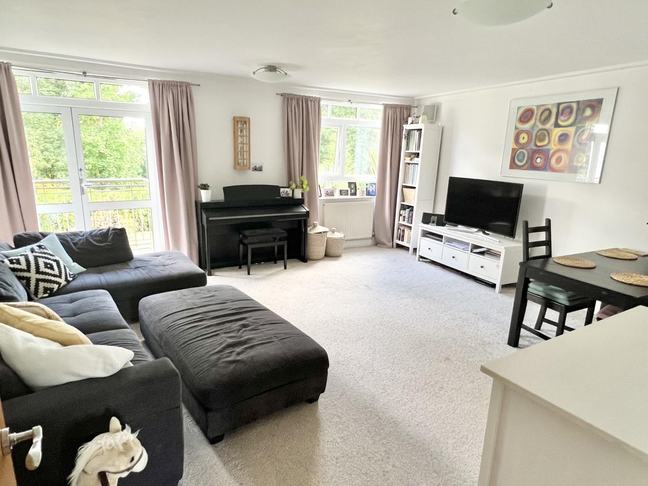 2 bedroom Apartment Let