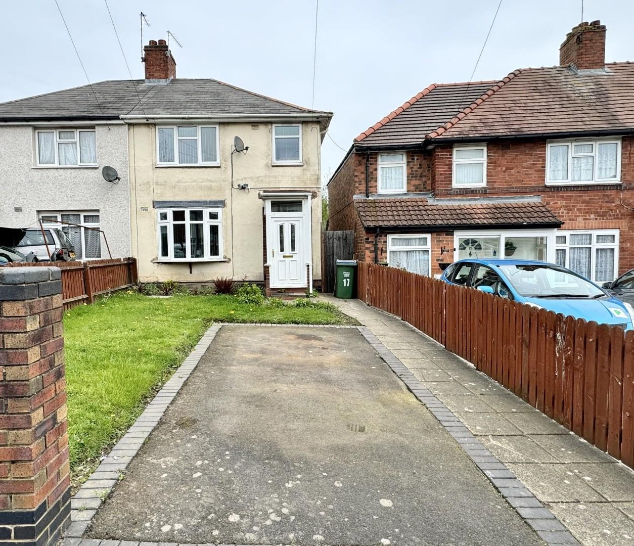 3 bedroom Semi-detached house Let