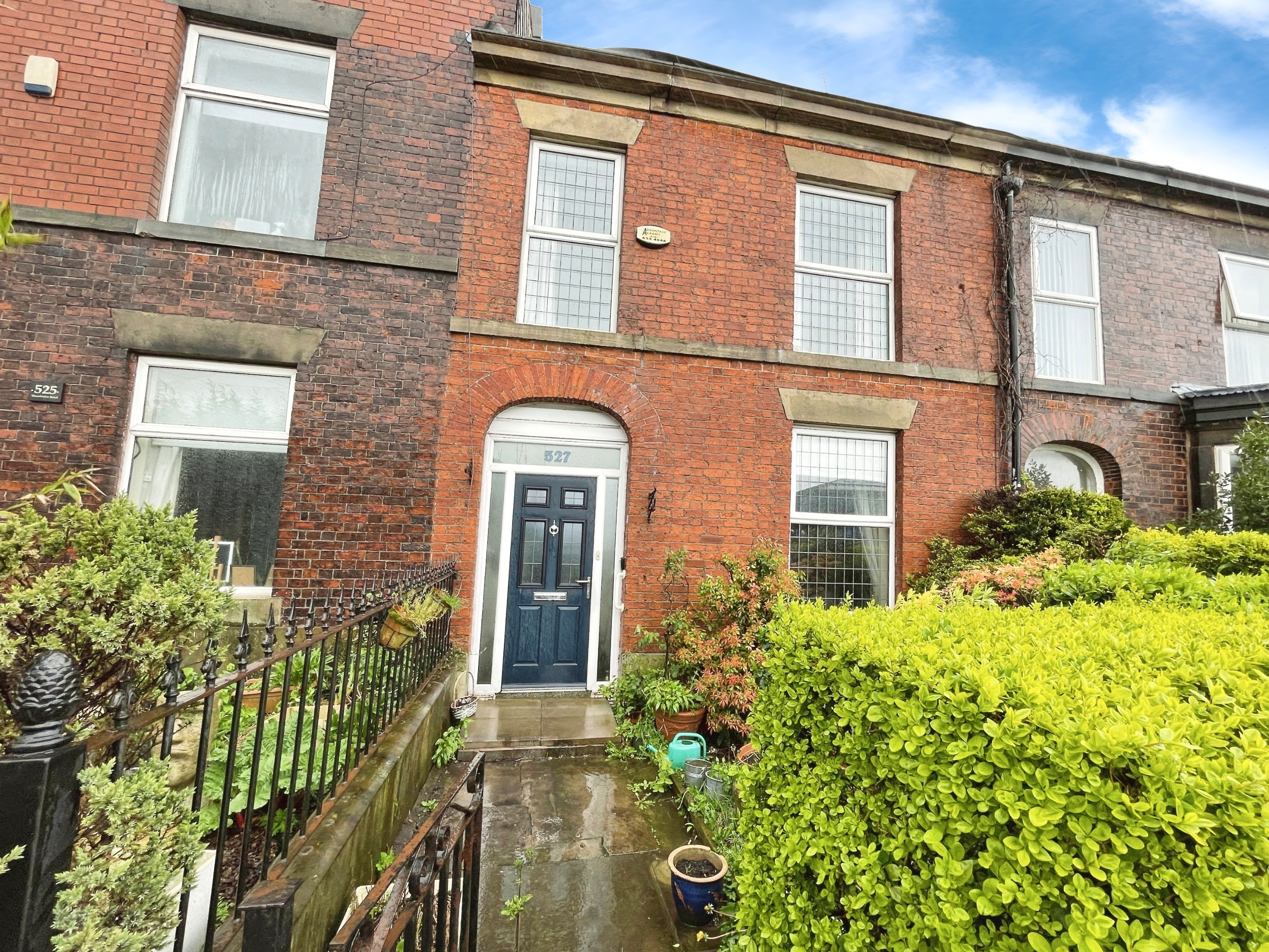 2 bedroom House For Sale
