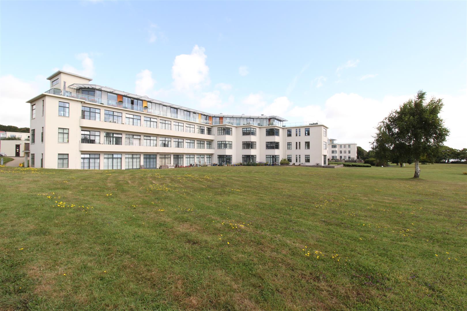 2 bedroom Apartment To Let