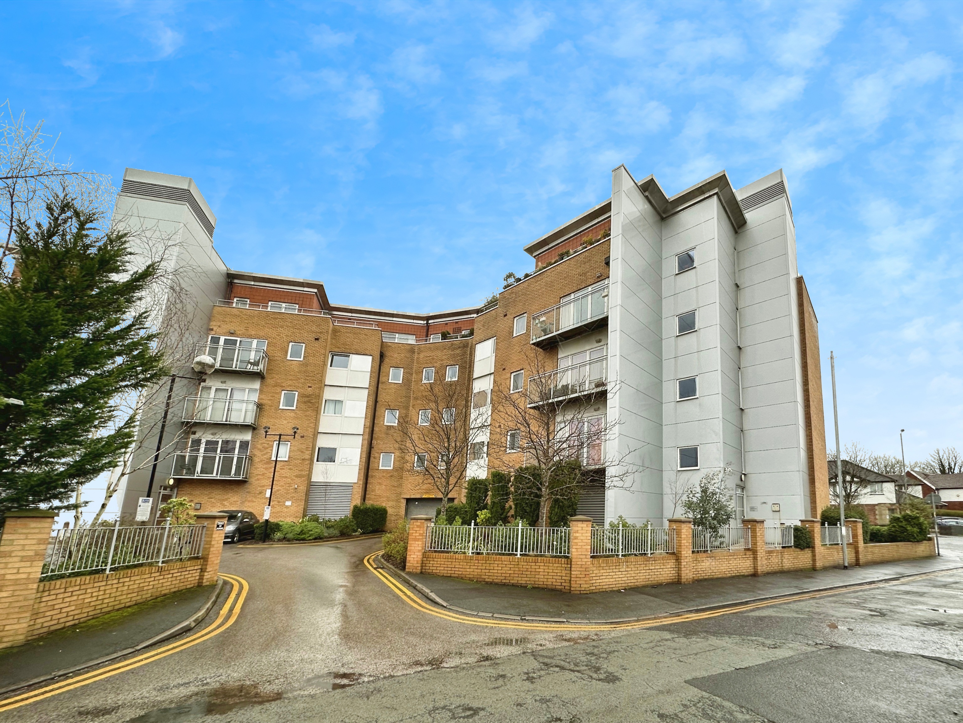 2 bedroom  For Sale