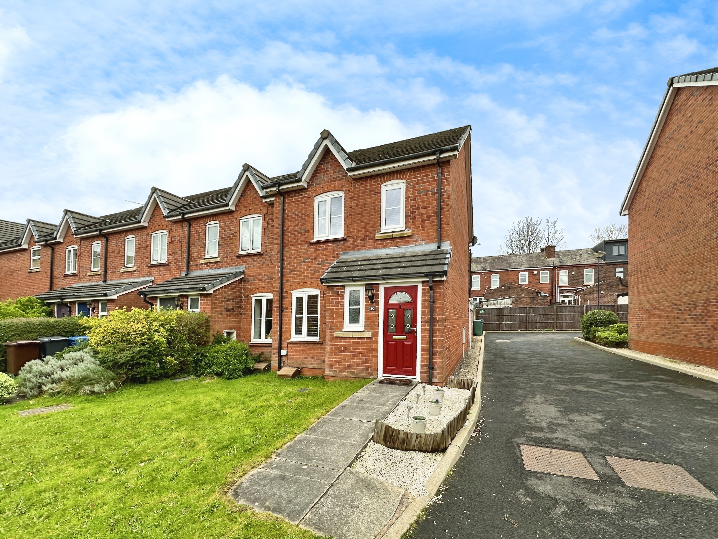 3 bedroom House For Sale