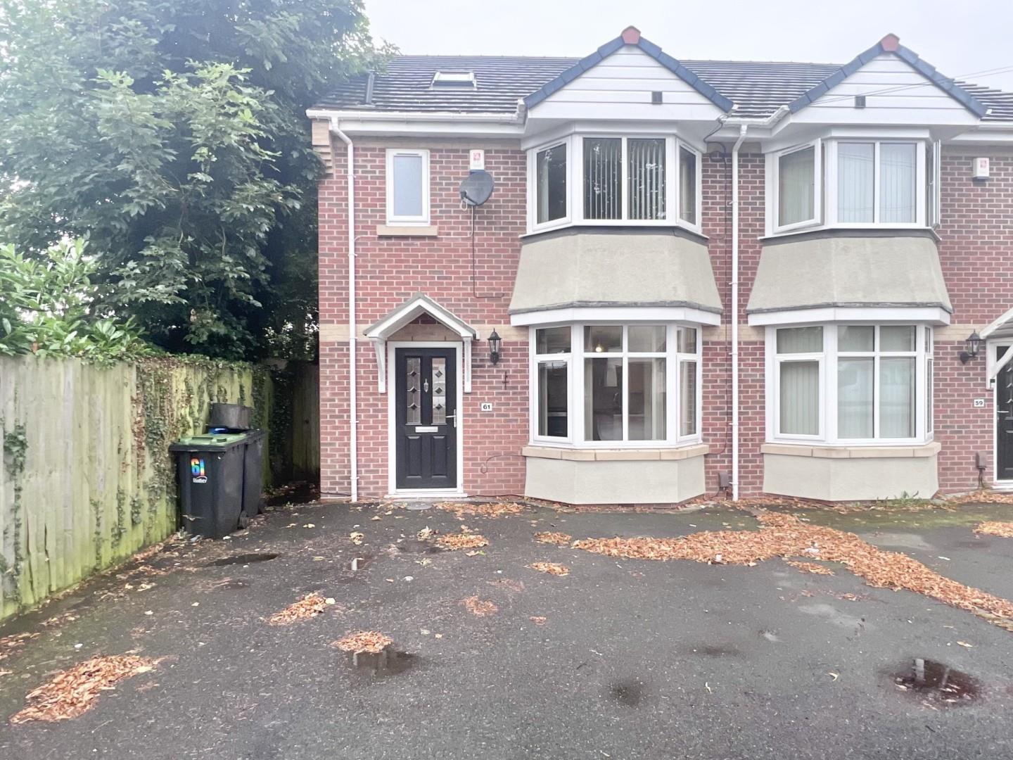 4 bedroom Semi-Detached House Let